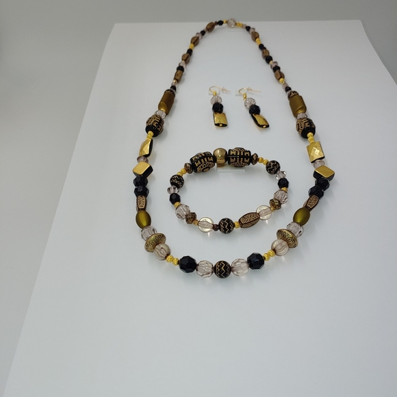 925NEB011 Handmade 3 pc. Gold and Black Necklace Set. - Picture 7 of 7
